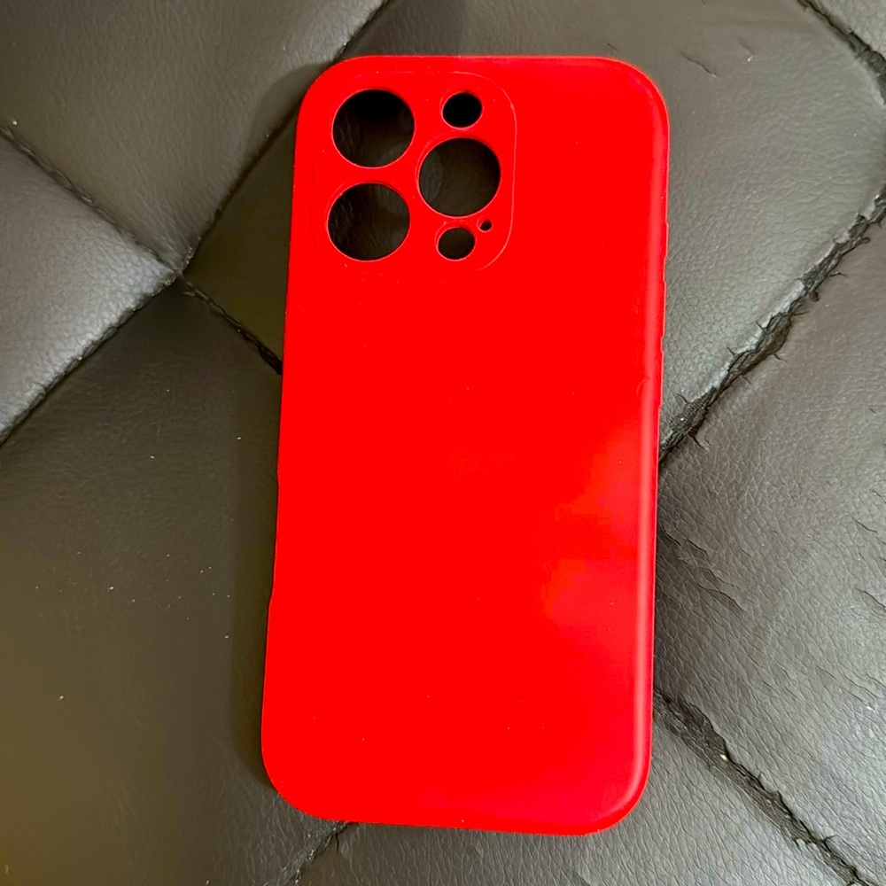 EUC iPhone 16 Pro Phone Case